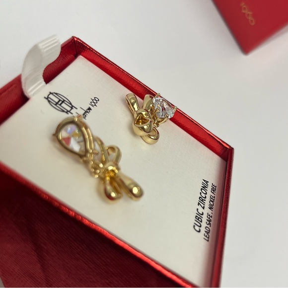 NWT ⚜️👑⚜️ House of Harlow Gold Bow Earrings with Pear shaped cubic zirconia - Picture 6 of 11